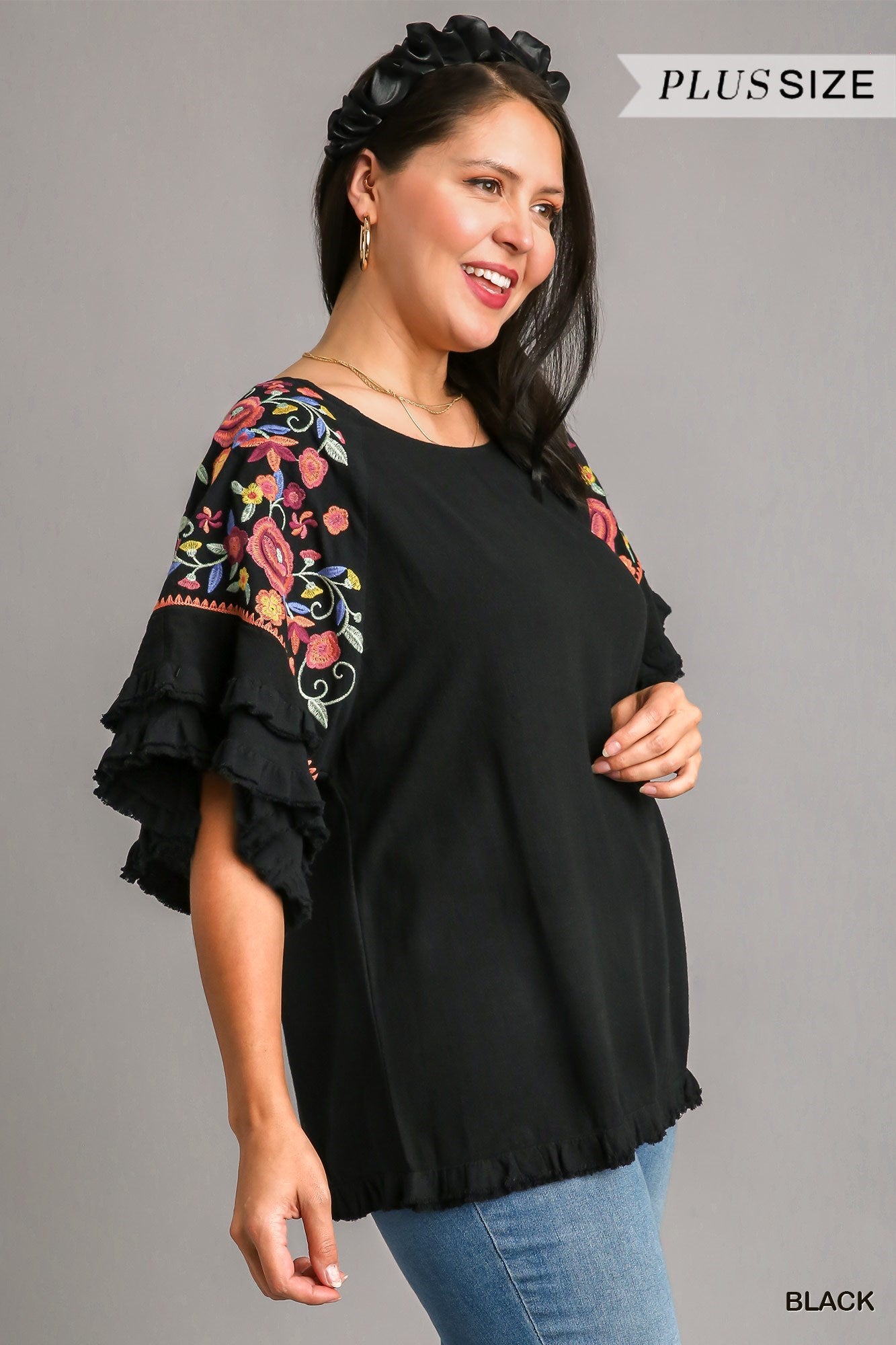 Embroidery Top with Frayed Hem (PLUS)