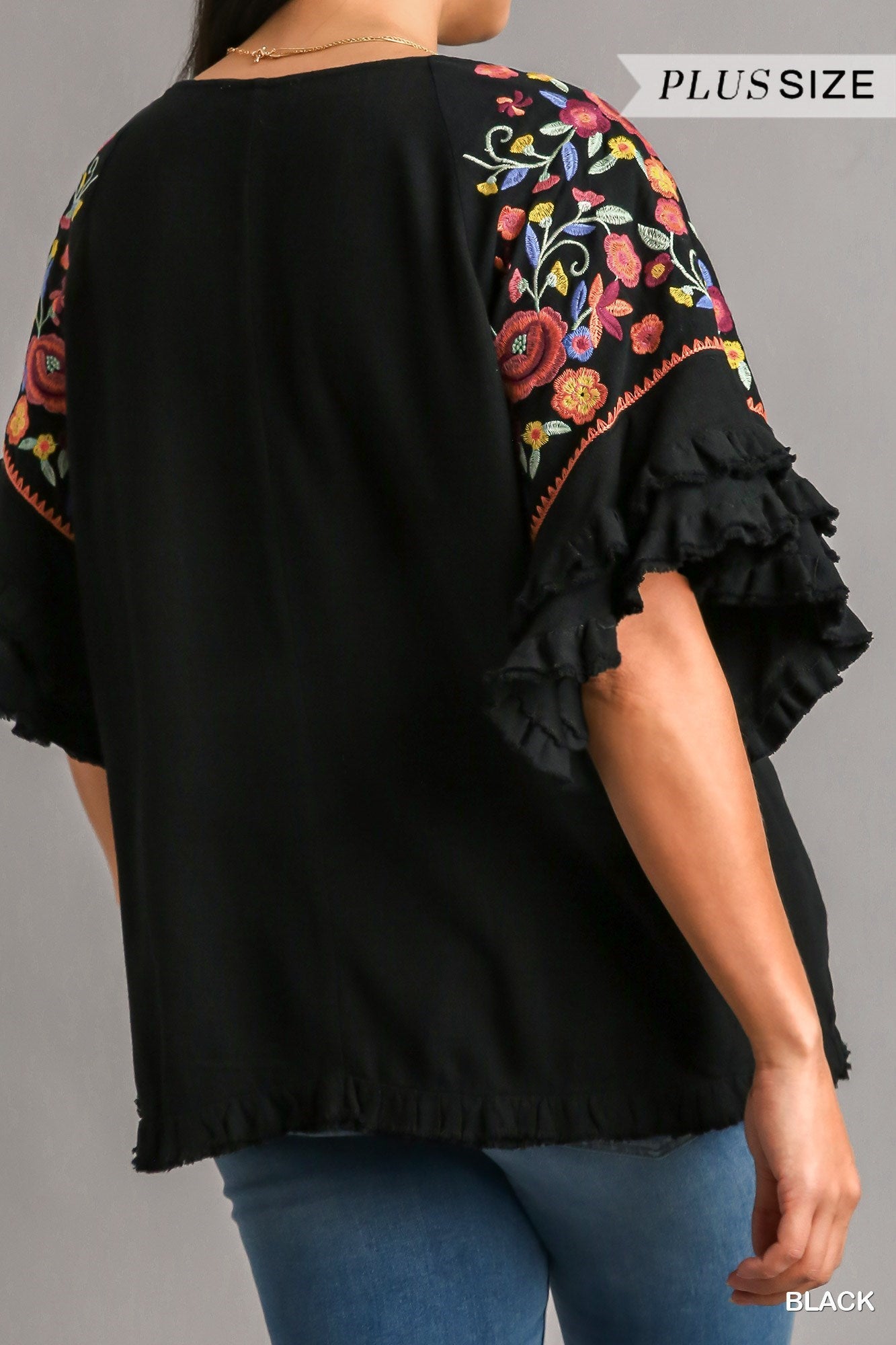 Embroidery Top with Frayed Hem (PLUS)