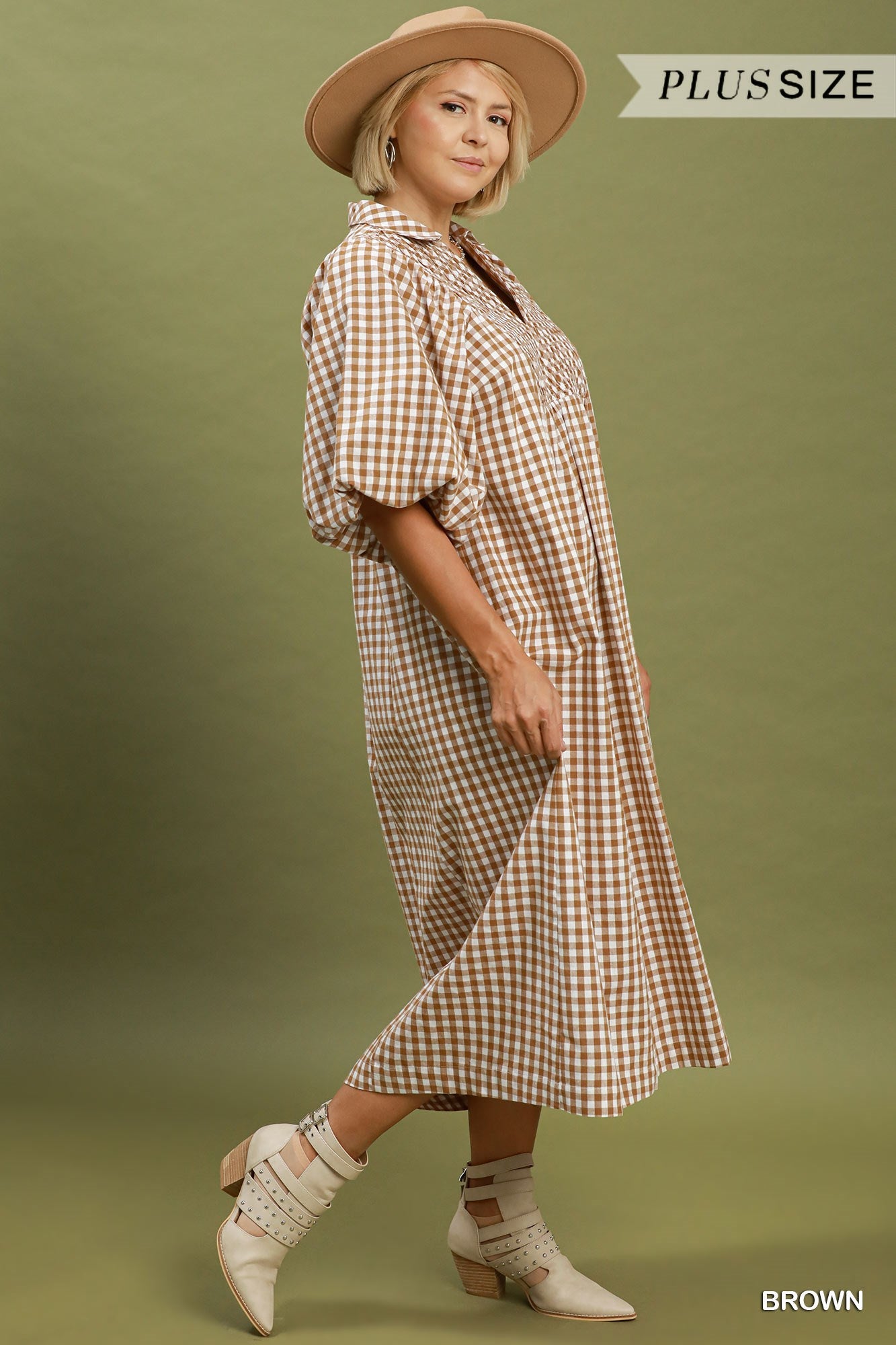 The Savannah Gingham Dress in Brown (Curvy)