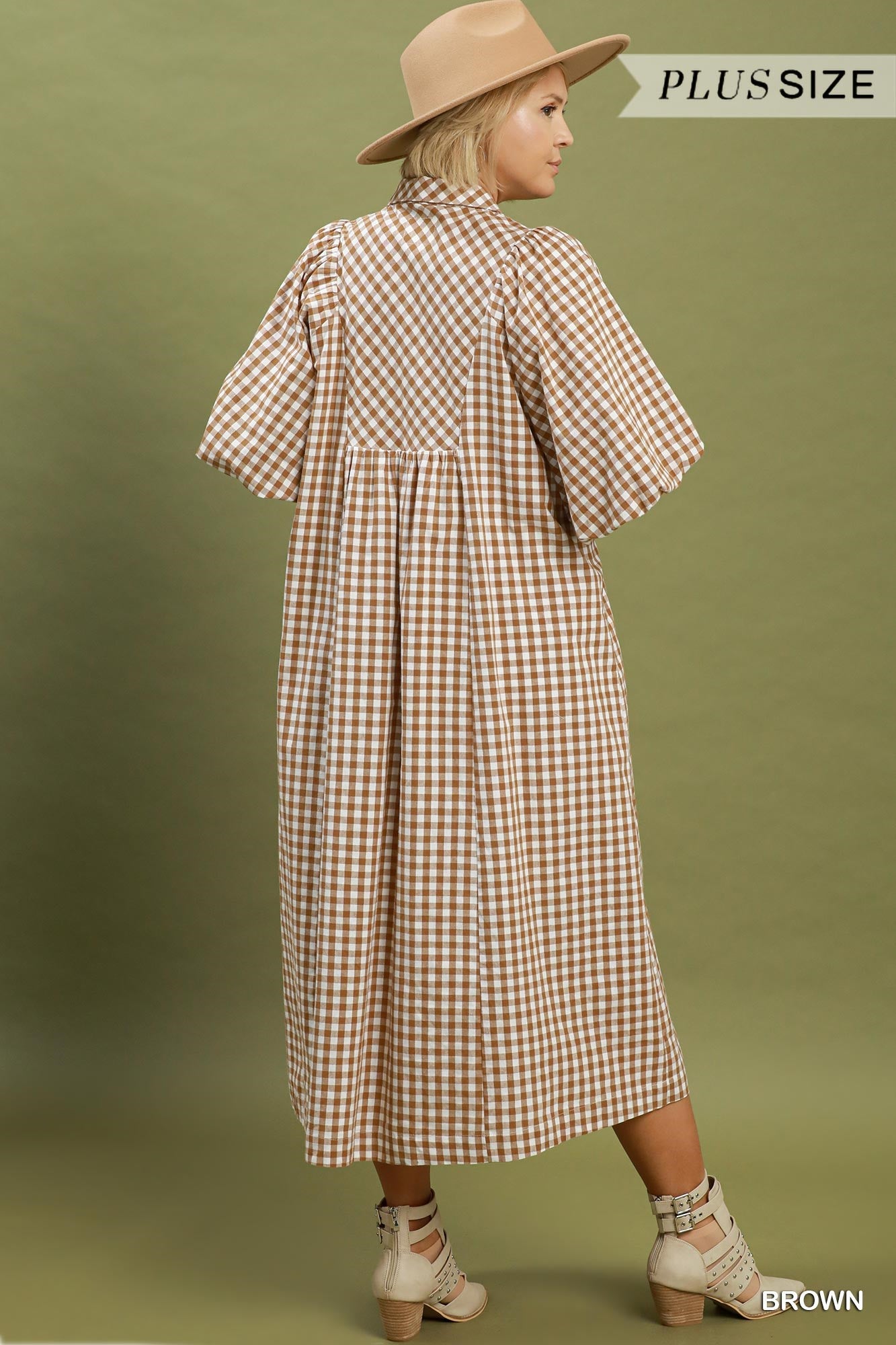The Savannah Gingham Dress in Brown (Curvy)