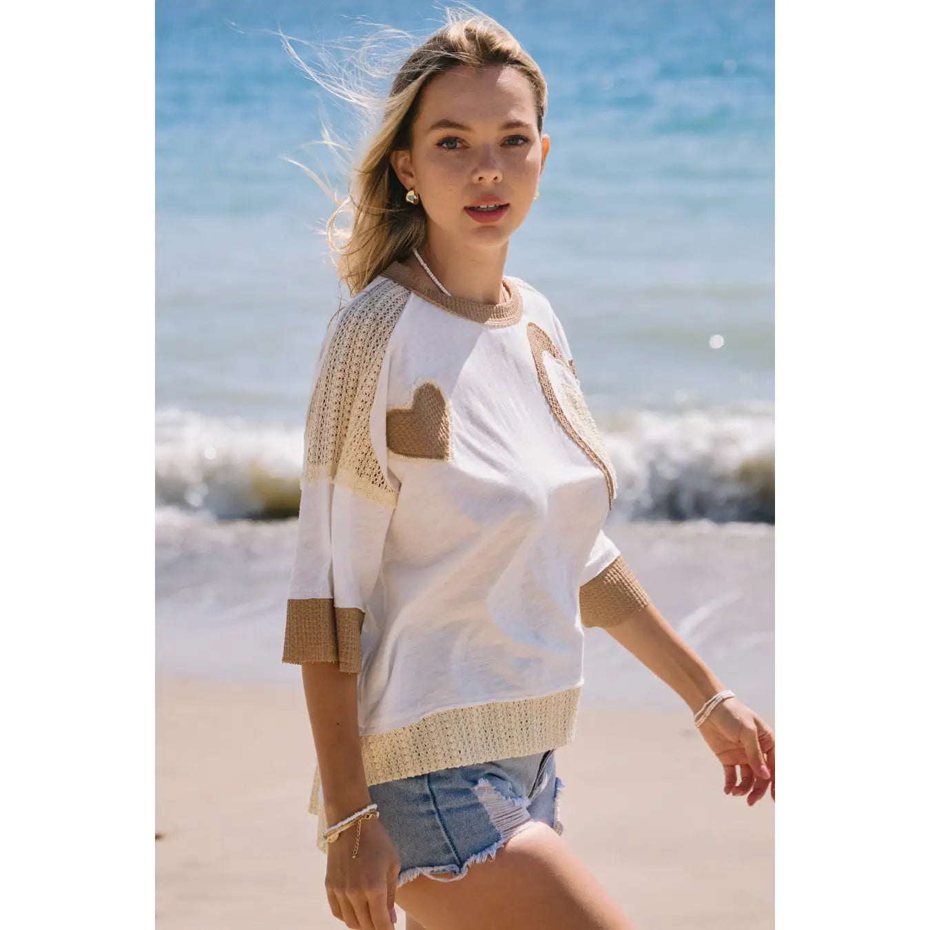 Women's Contrast Patchwork Short Sleeve Top with Cute Heart Graphic
