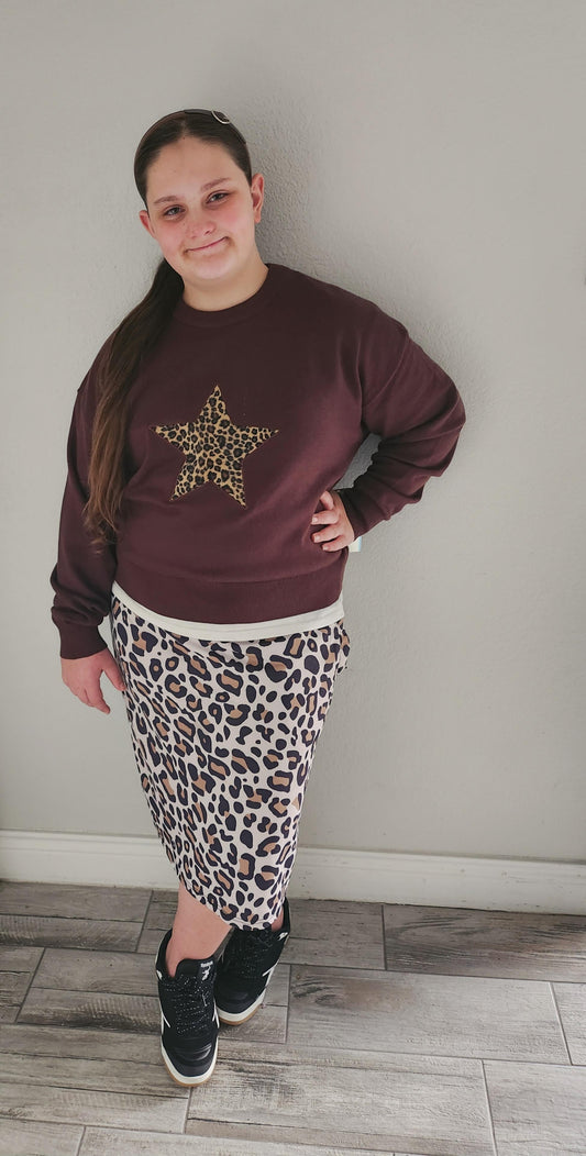 Burgundy Leopard Star Crewneck Sweatshirt | Women's Casual Animal Print Pullover