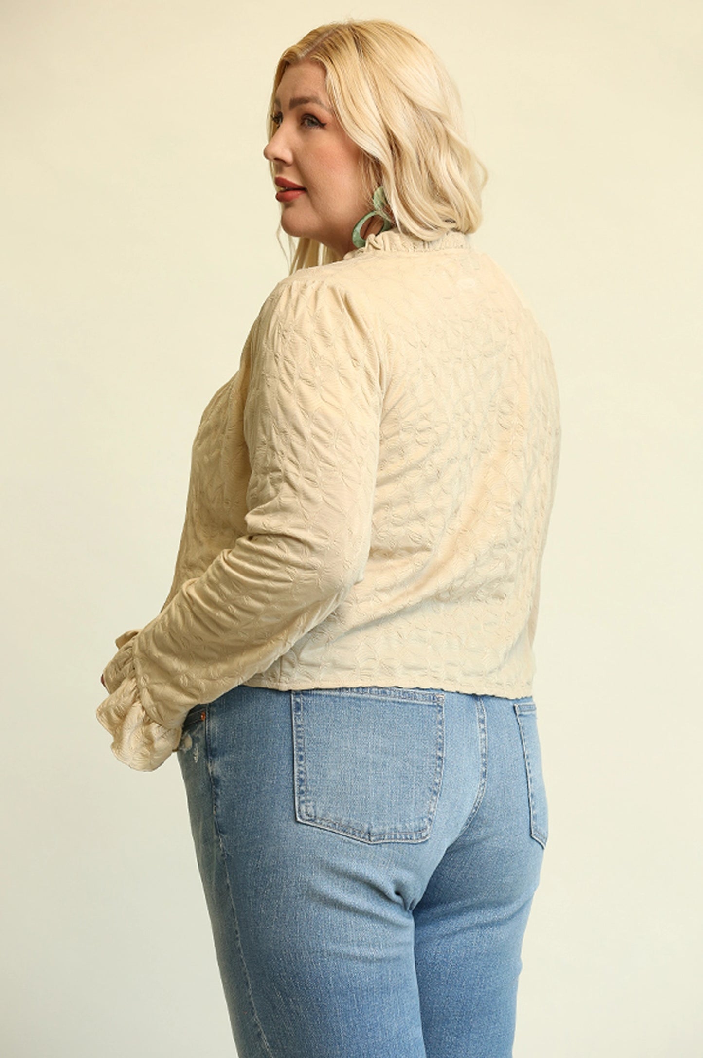 Knit Ruffled Cardigan (Curvy)